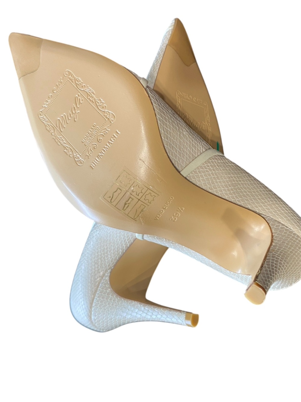 Bruno Magli Python Skin Cream Pointed Toe Pumps - Picture 9 of 10